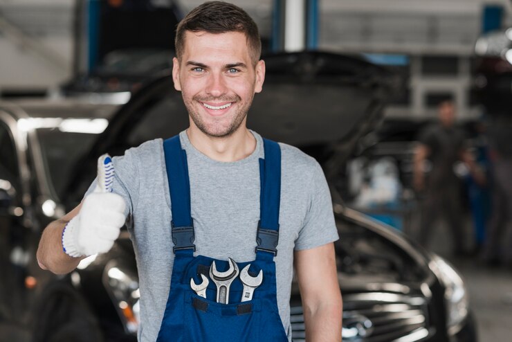 modern-automobile-mechanic-composition_23-2147881117 - Copy